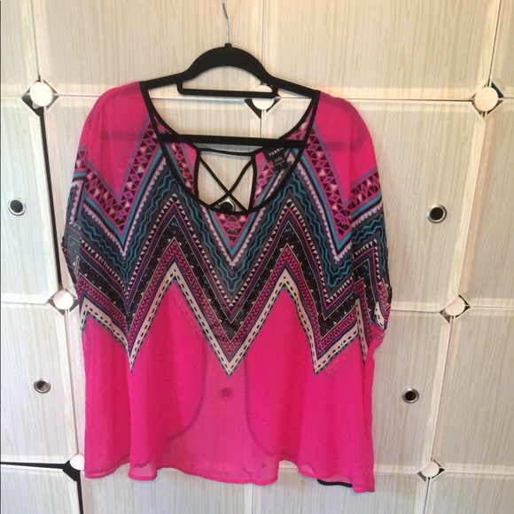 torrid Tops - Cute flowly sheer top
